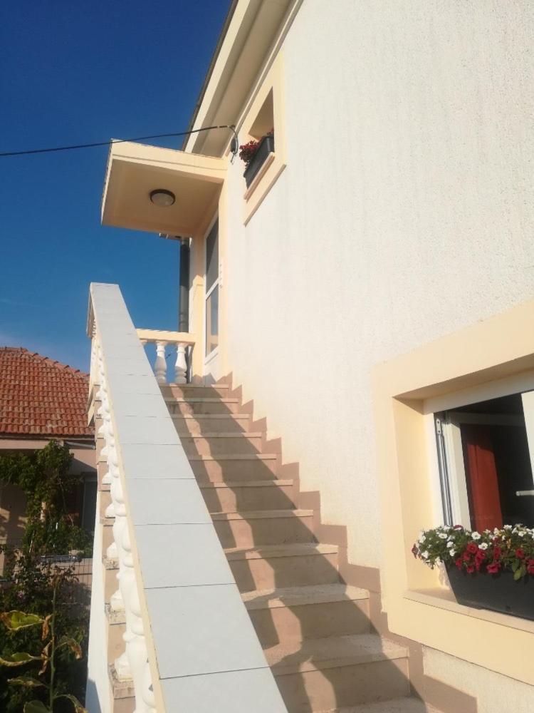 Apartment And Rooms Sidro Petrcane Esterno foto